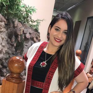 Meet your Posher, Nadia